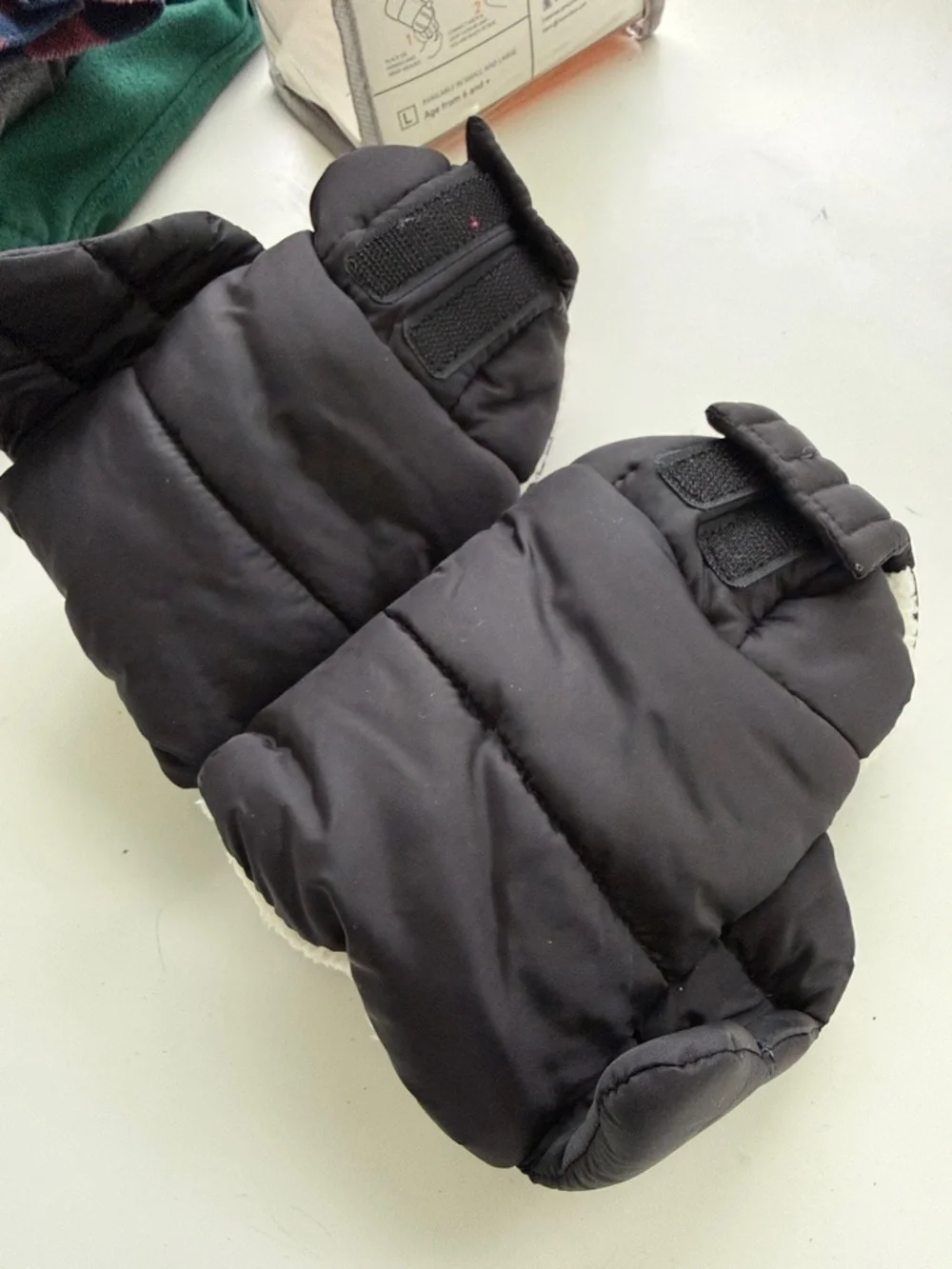 ZAM KIDS Black Puffer Mittens